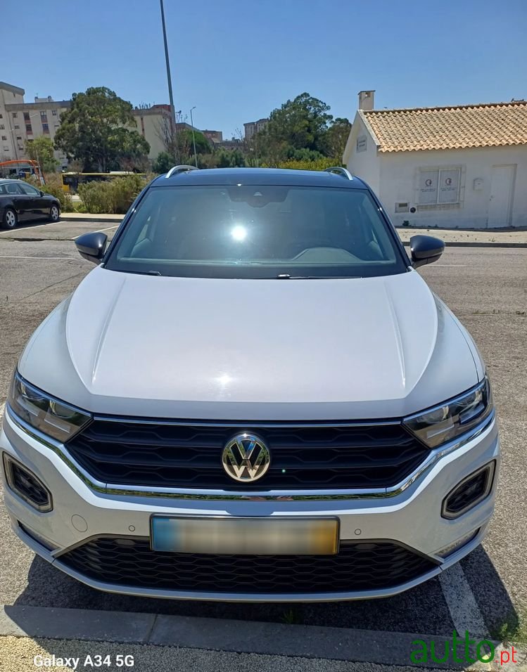 2017' Volkswagen T-Roc photo #1