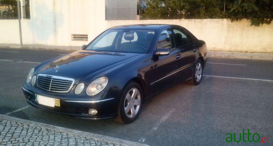 2005' Mercedes-Benz E-270 photo #3