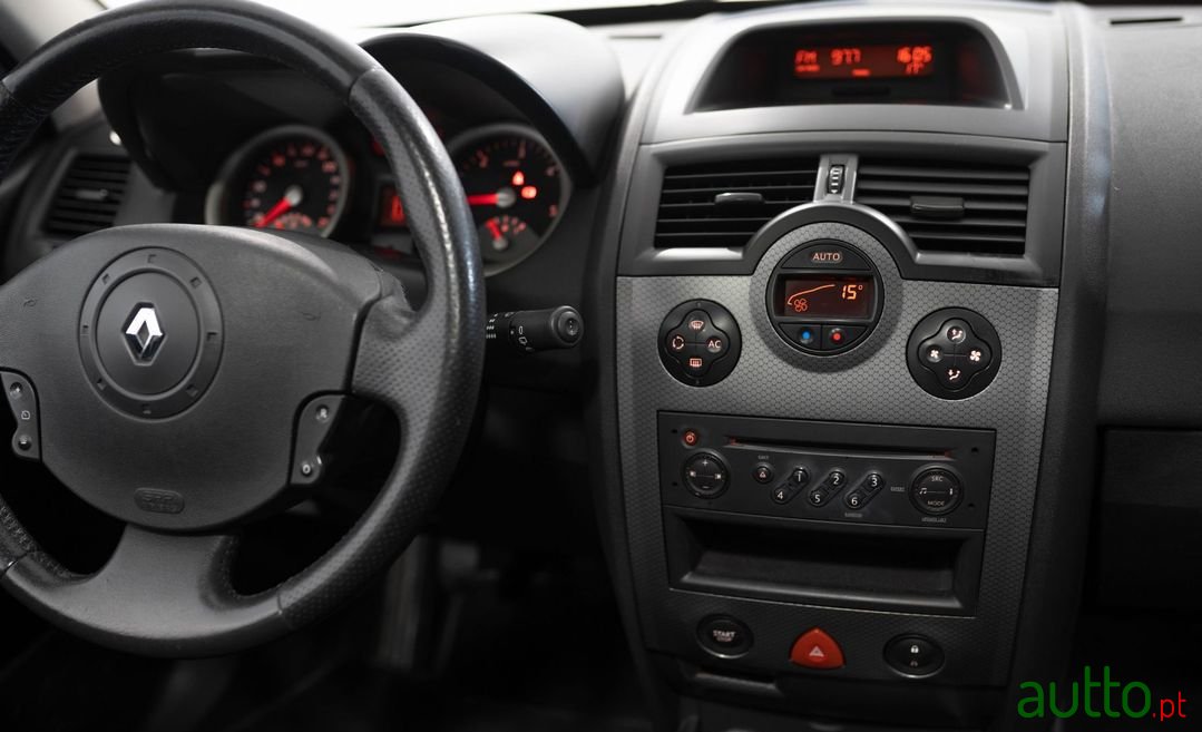 2006' Renault Megane Break photo #5