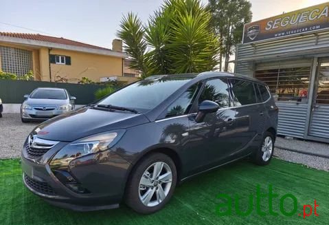 2016' Opel Zafira 1.4 T Dynamic Gpl photo #3