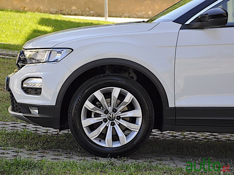 2021' Volkswagen T-Roc 1.0 Tsi photo #4