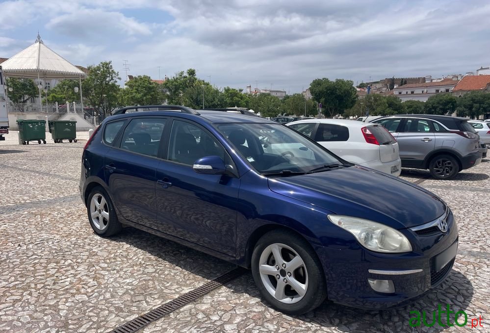 2008' Hyundai i30 Cw photo #4