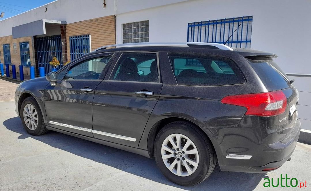 2011' Citroen C5 photo #2