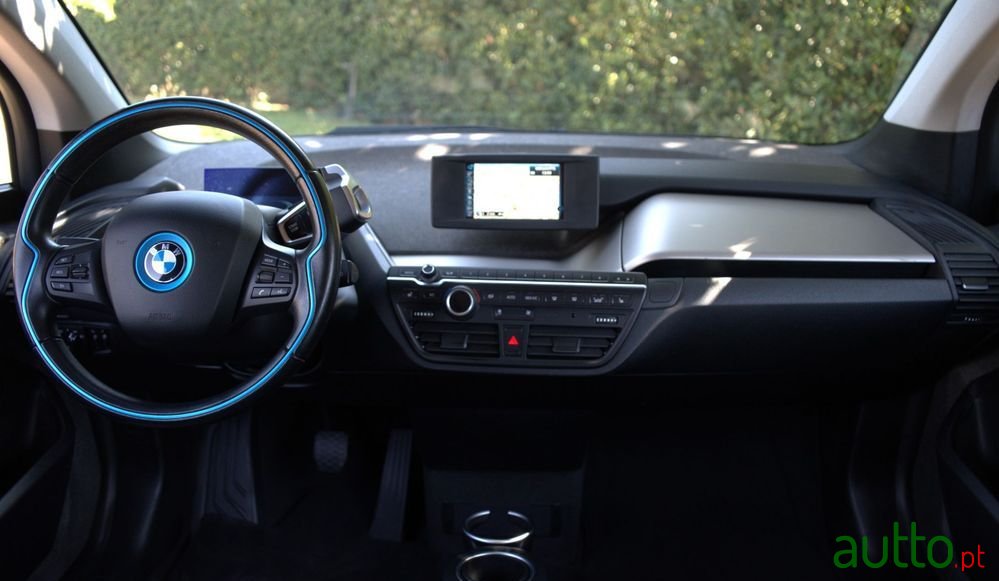 2016' BMW Série I (60 Ah) photo #2