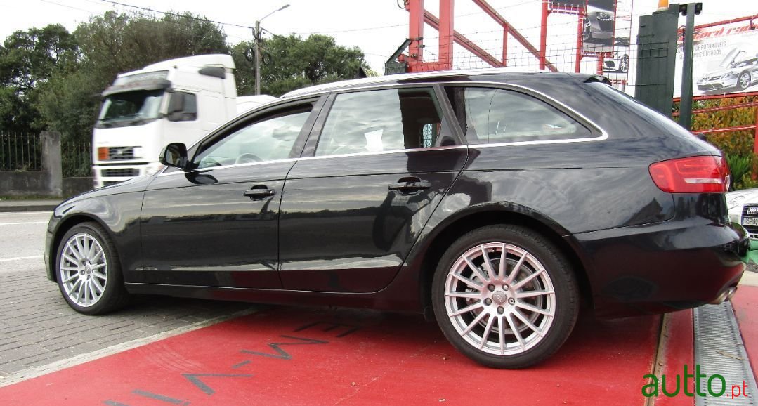 2009' Audi A4 Avant photo #4