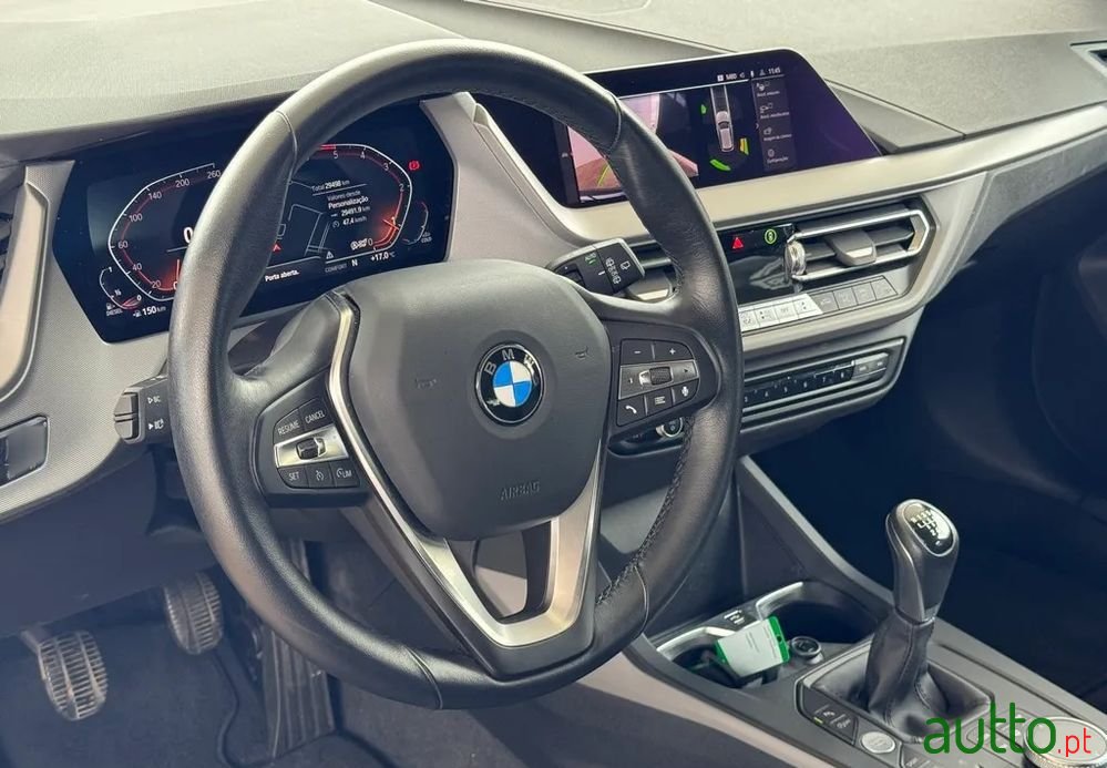 2023' BMW Série 1 D Corporate Edition photo #5