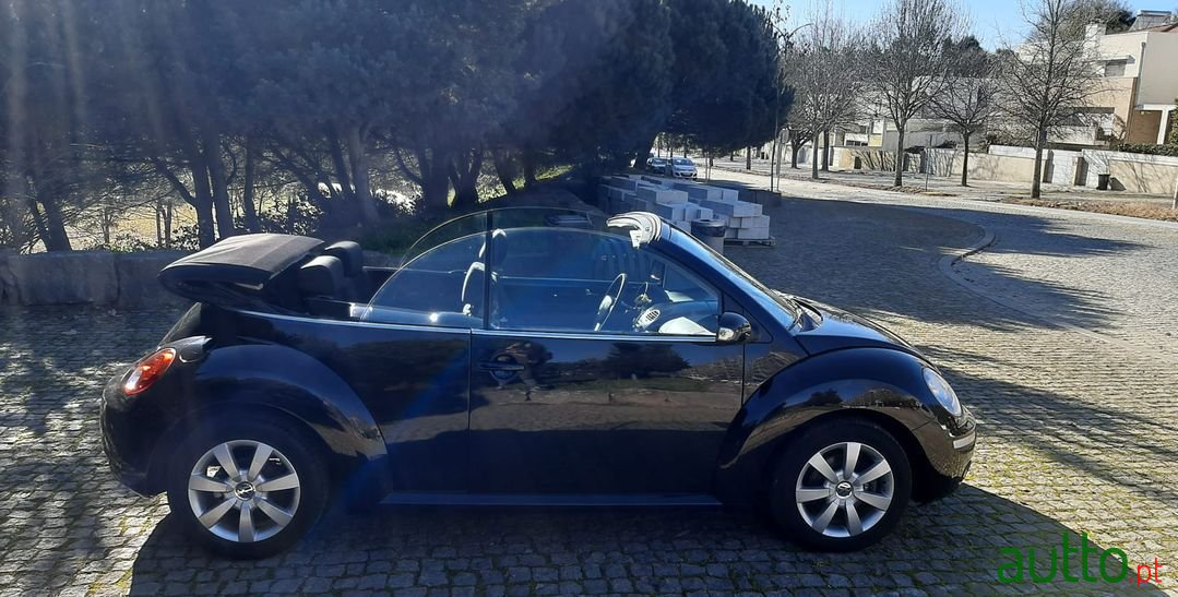 2007' Volkswagen New Beetle photo #5