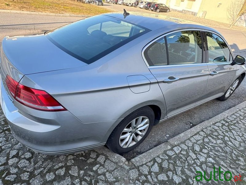 2016' Volkswagen Passat photo #4