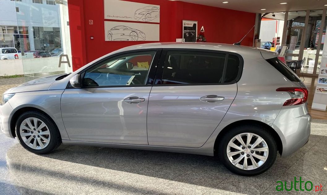 2019' Peugeot 308 photo #2