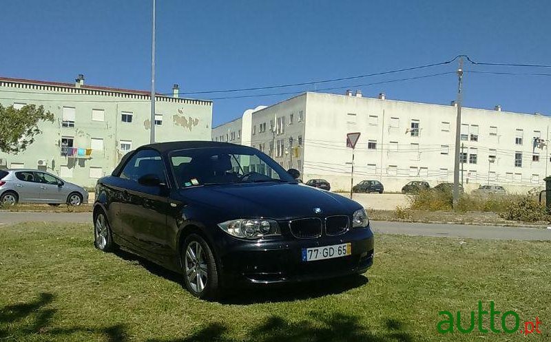 2008' BMW 118 Cabrio photo #1