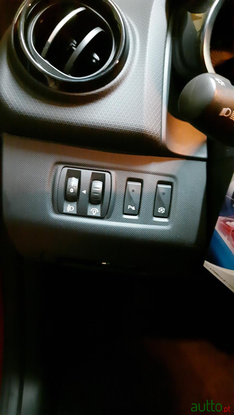 2015' Renault Clio photo #4