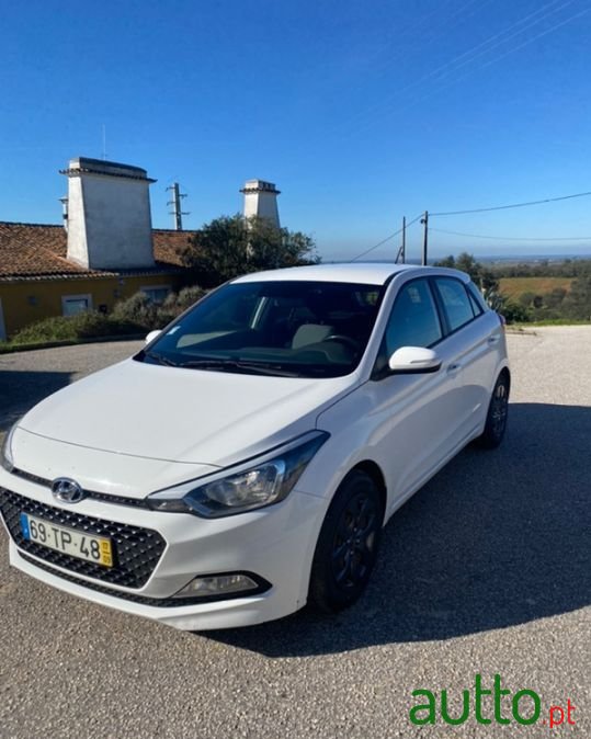 2017' Hyundai i20 photo #3