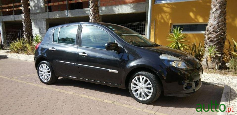2009' Renault Clio 1.2 Eco2 Gps Edition photo #2