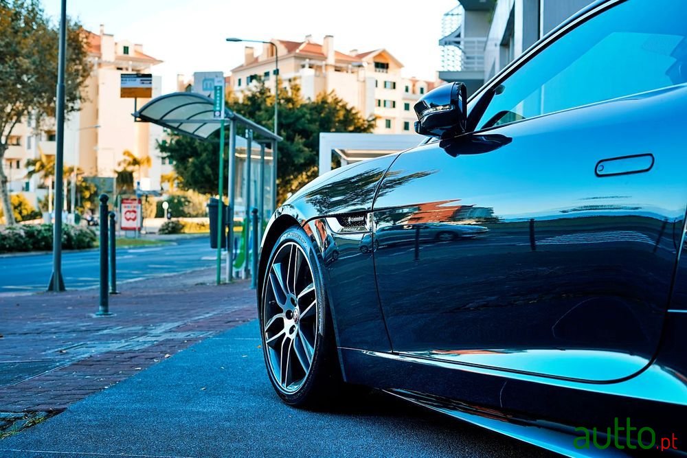 2019' Jaguar F-Type photo #3