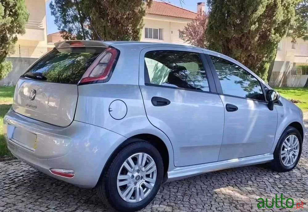 2014' Fiat Punto 1.2 Lounge S&S photo #5