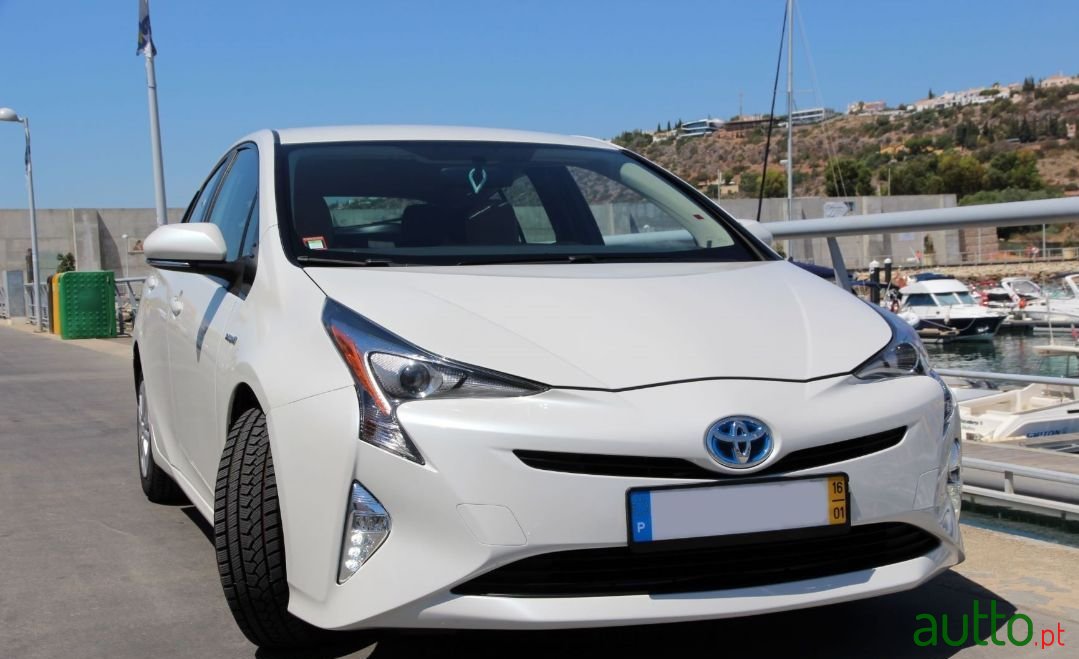 2016' Toyota Prius photo #2