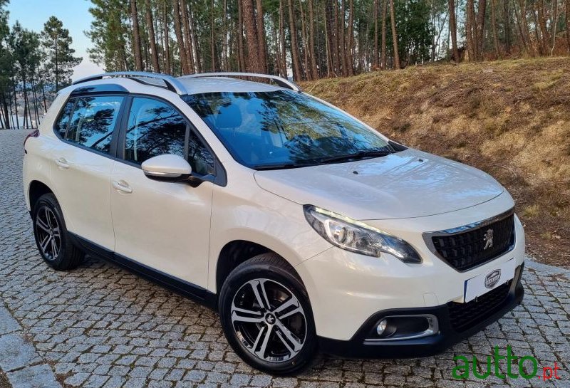 2017' Peugeot 2008 photo #1