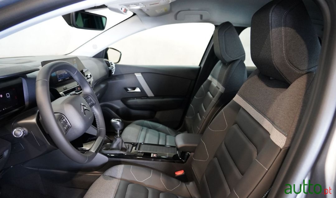 2022' Citroen C4 photo #6