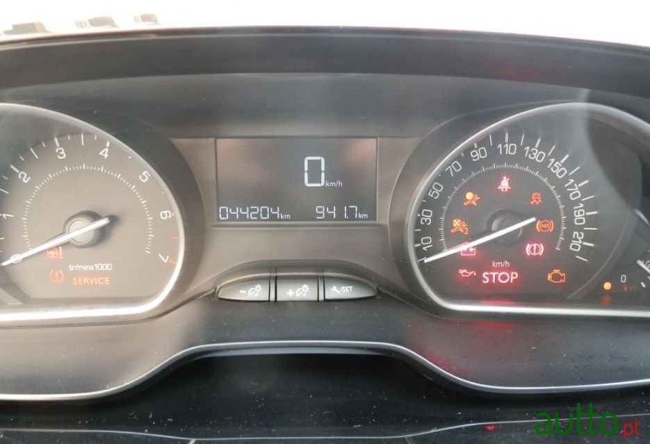 2016' Peugeot 208 photo #2