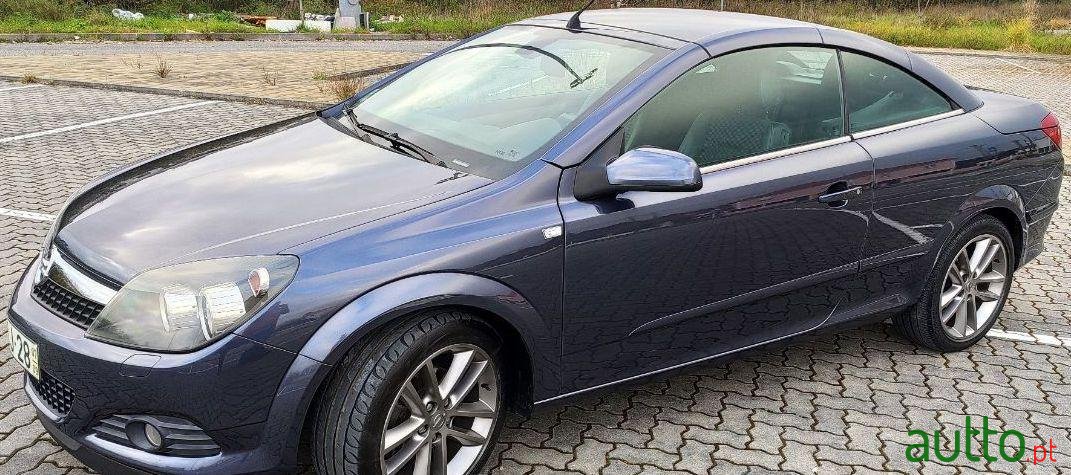 2007' Opel Astra Twintop 1.6 photo #4