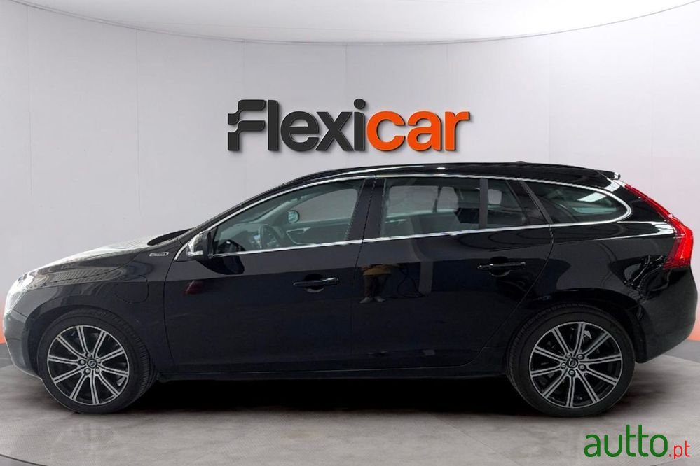 2017' Volvo V60 photo #5