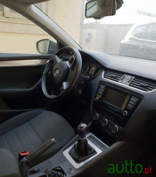 2014' Skoda Octavia Break photo #1