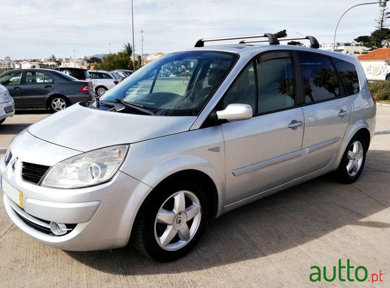 2007' Renault Grand Scenic photo #3