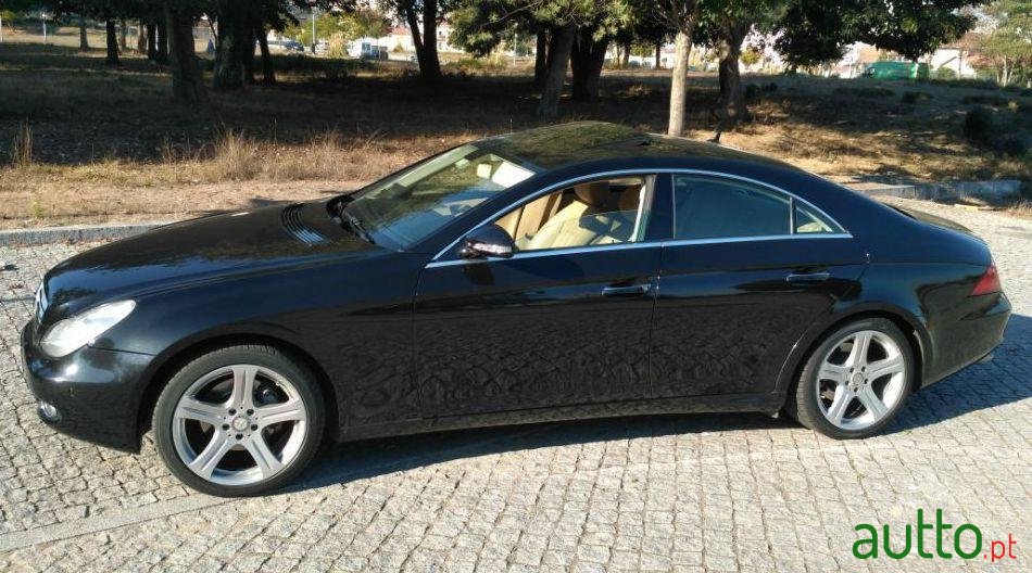 2008' Mercedes-Benz Cls-320 photo #3