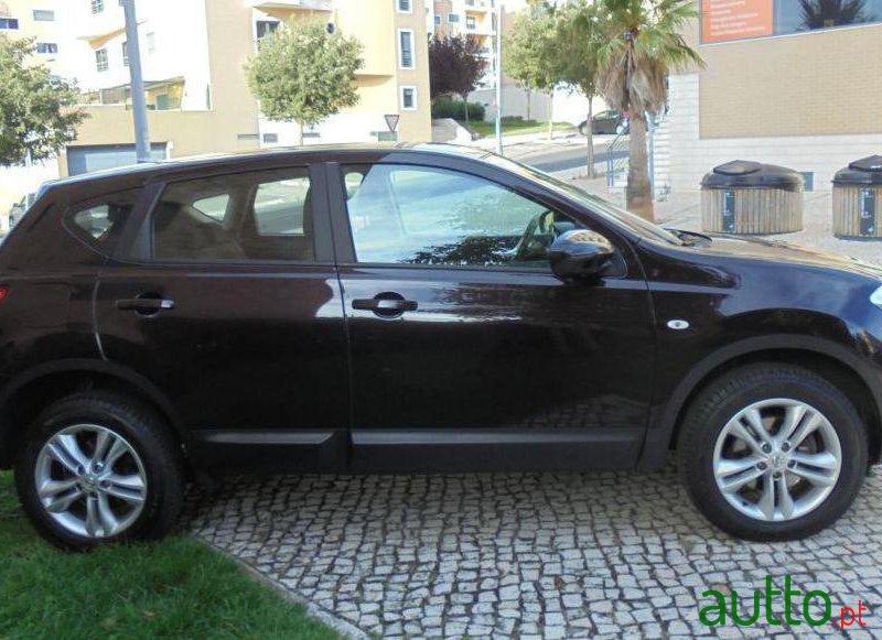 2013' Nissan Qashqai 1.5 dCi 360 photo #2