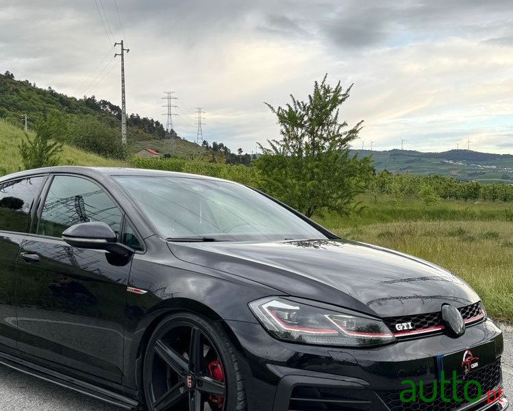 2017' Volkswagen Golf photo #3