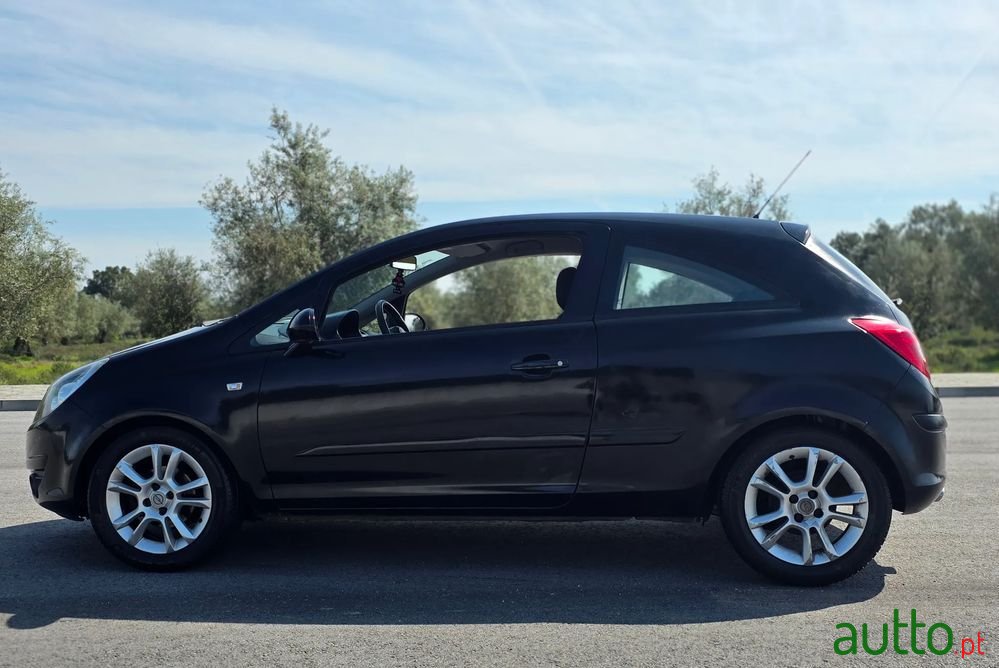 2007' Opel Corsa 1.2 Black Edition photo #3
