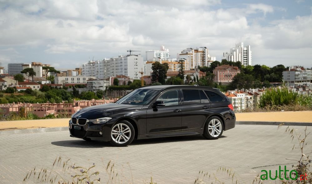 2013' BMW 318 D Touring Pack M photo #2