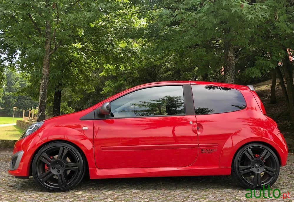 2009' Renault Twingo 1.6 16V Rs photo #2
