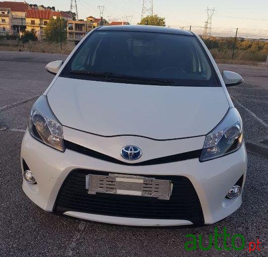 2014' Toyota Yaris Hybrid Full Extras photo #1