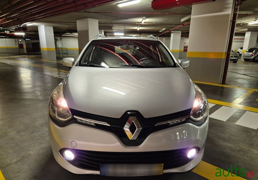 2013' Renault Clio Sport Tourer photo #3