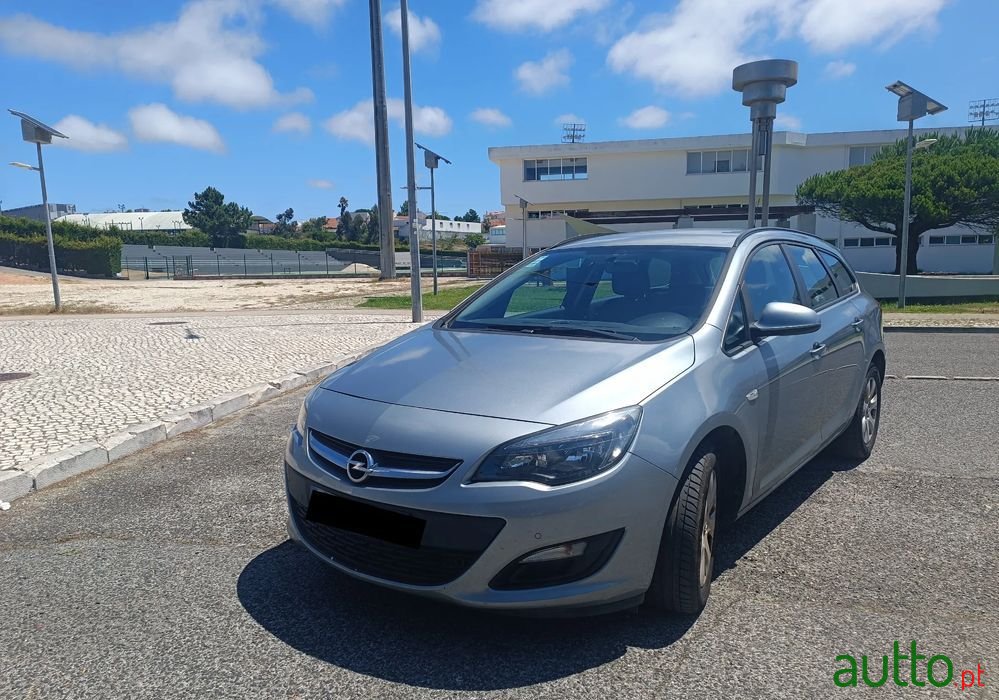 2014' Opel Astra Sports Tourer photo #1