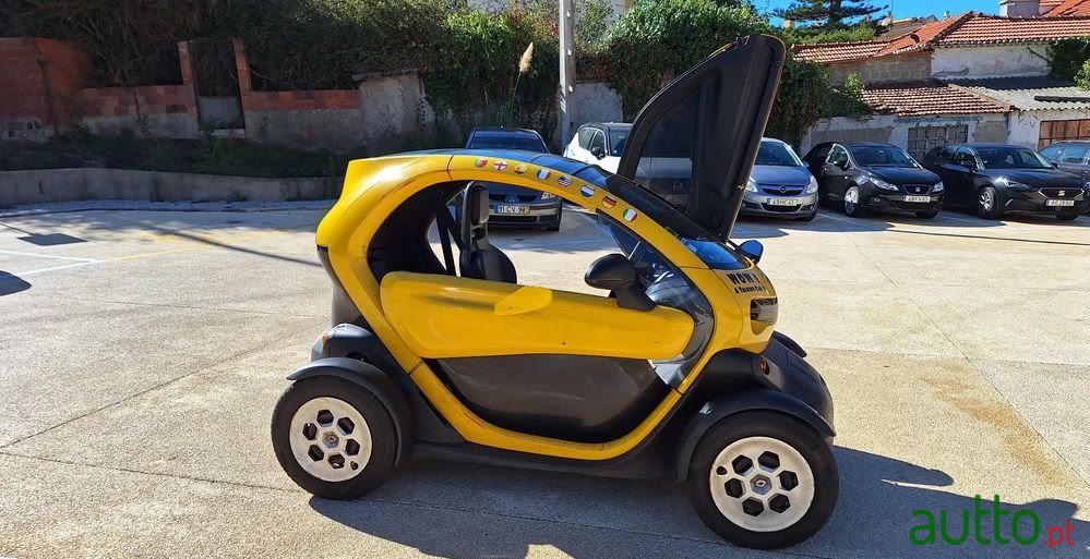 2017' Renault Twizy 80 Life Flex photo #2