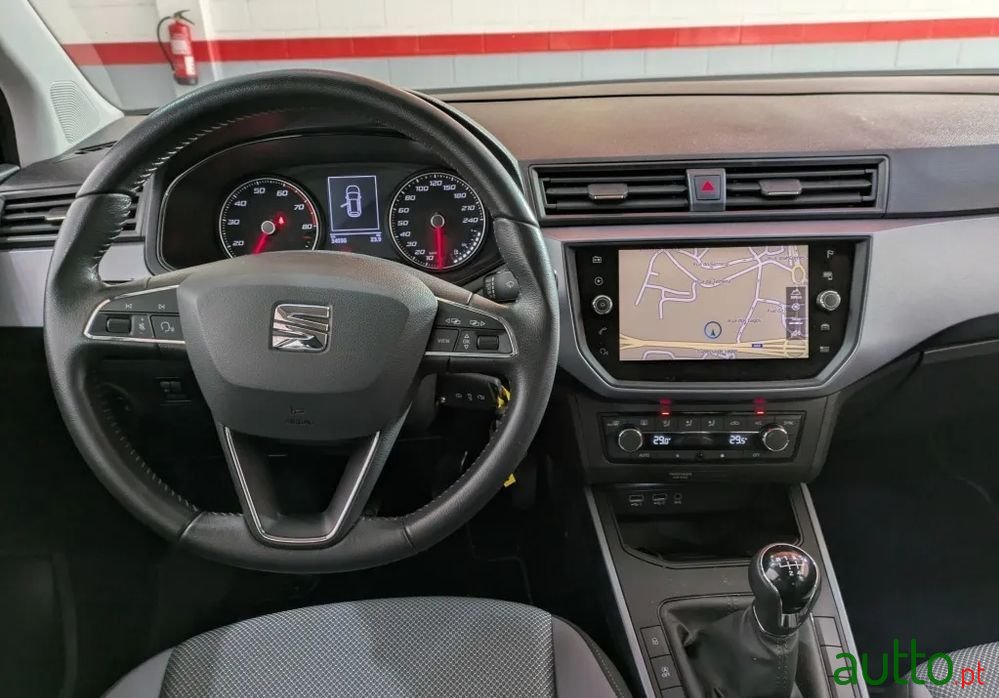 2020' SEAT Arona 1.0 Tsi Style photo #3