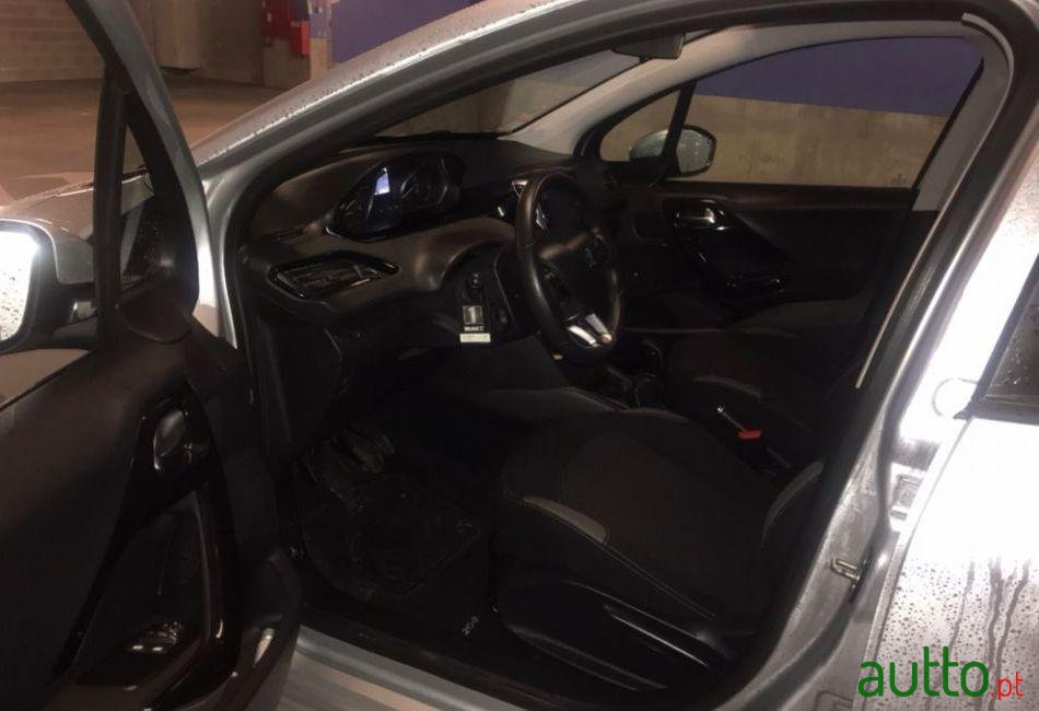 2015' Peugeot 208 1.4 Hdi photo #3