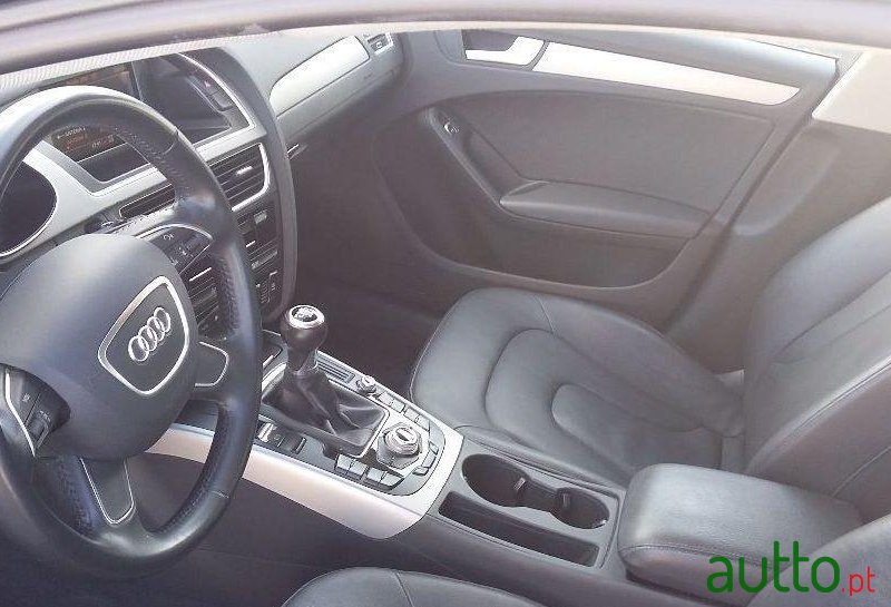 2015' Audi A4 Avant photo #2