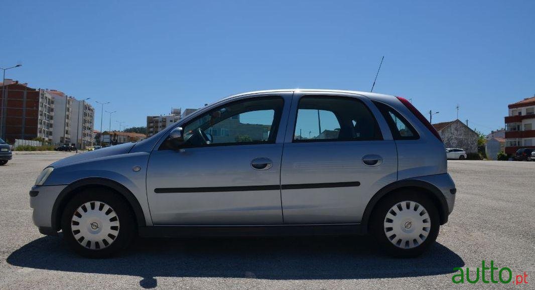 2004' Opel Corsa photo #1