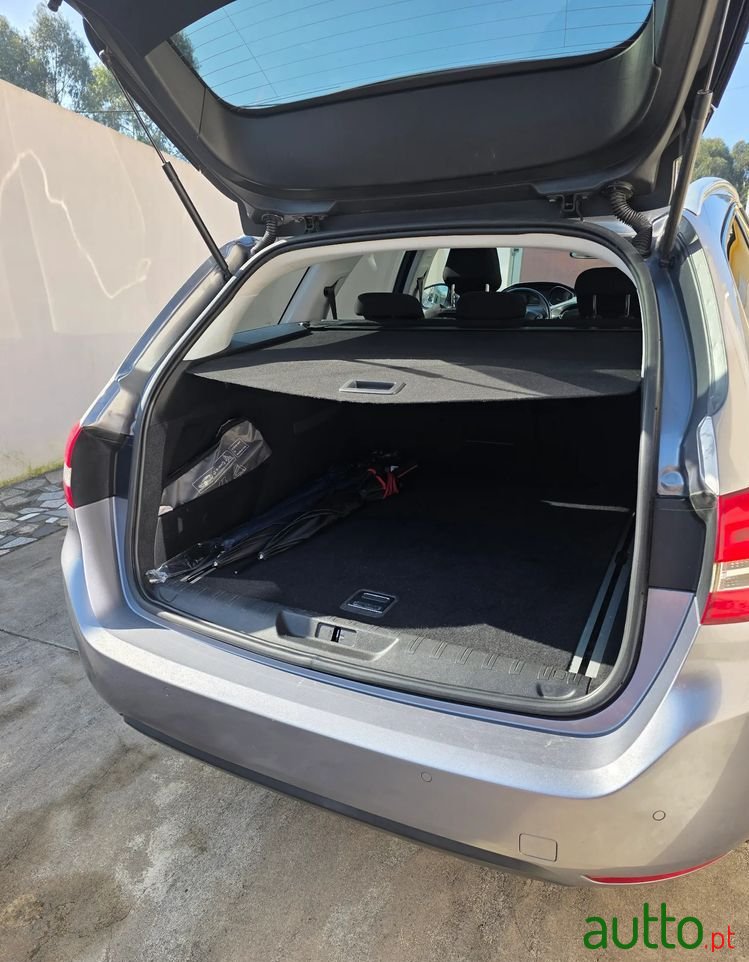 2015' Peugeot 308 Sw photo #5