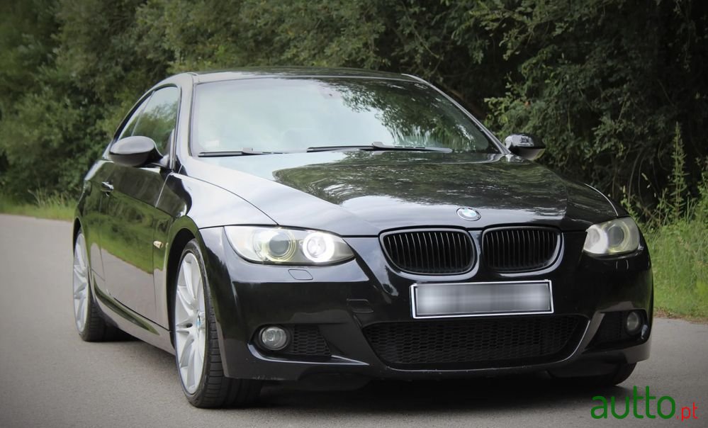 2008' BMW 320 D Coupe photo #3