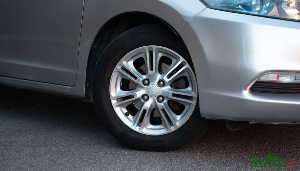 2010' Honda Insight photo #2