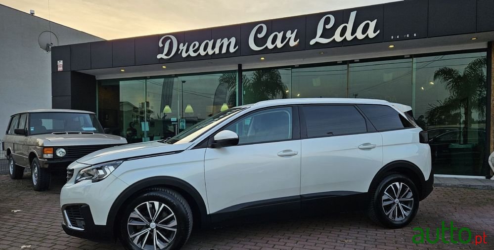 2019' Peugeot 5008 1.5 Bluehdi Active photo #4