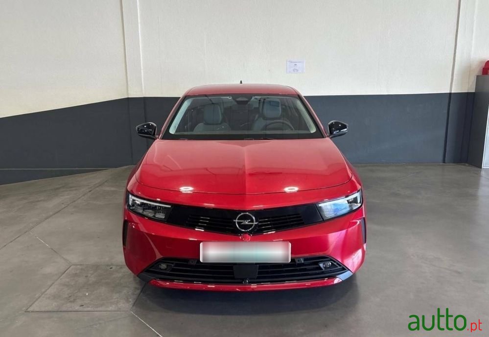 2024' Opel Astra 1.2 T Edition photo #2