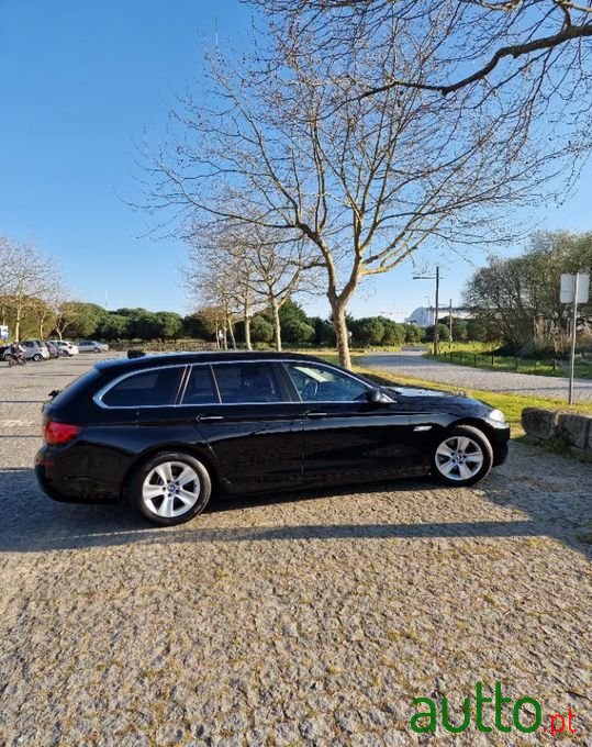 2011' BMW 520 photo #3