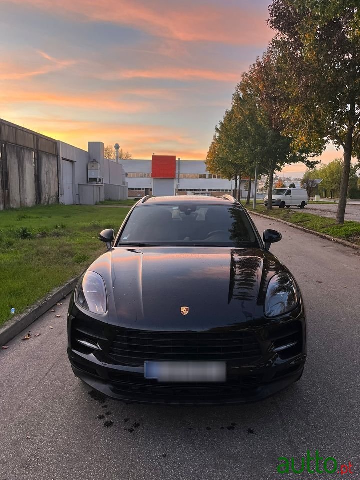 2019' Porsche Macan photo #4
