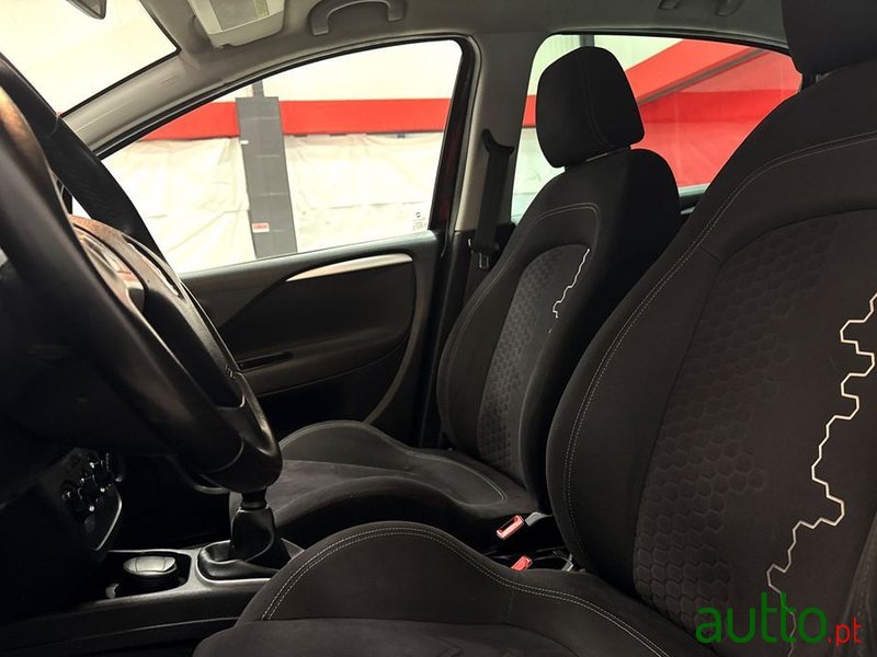 2014' Fiat Punto Evo photo #6