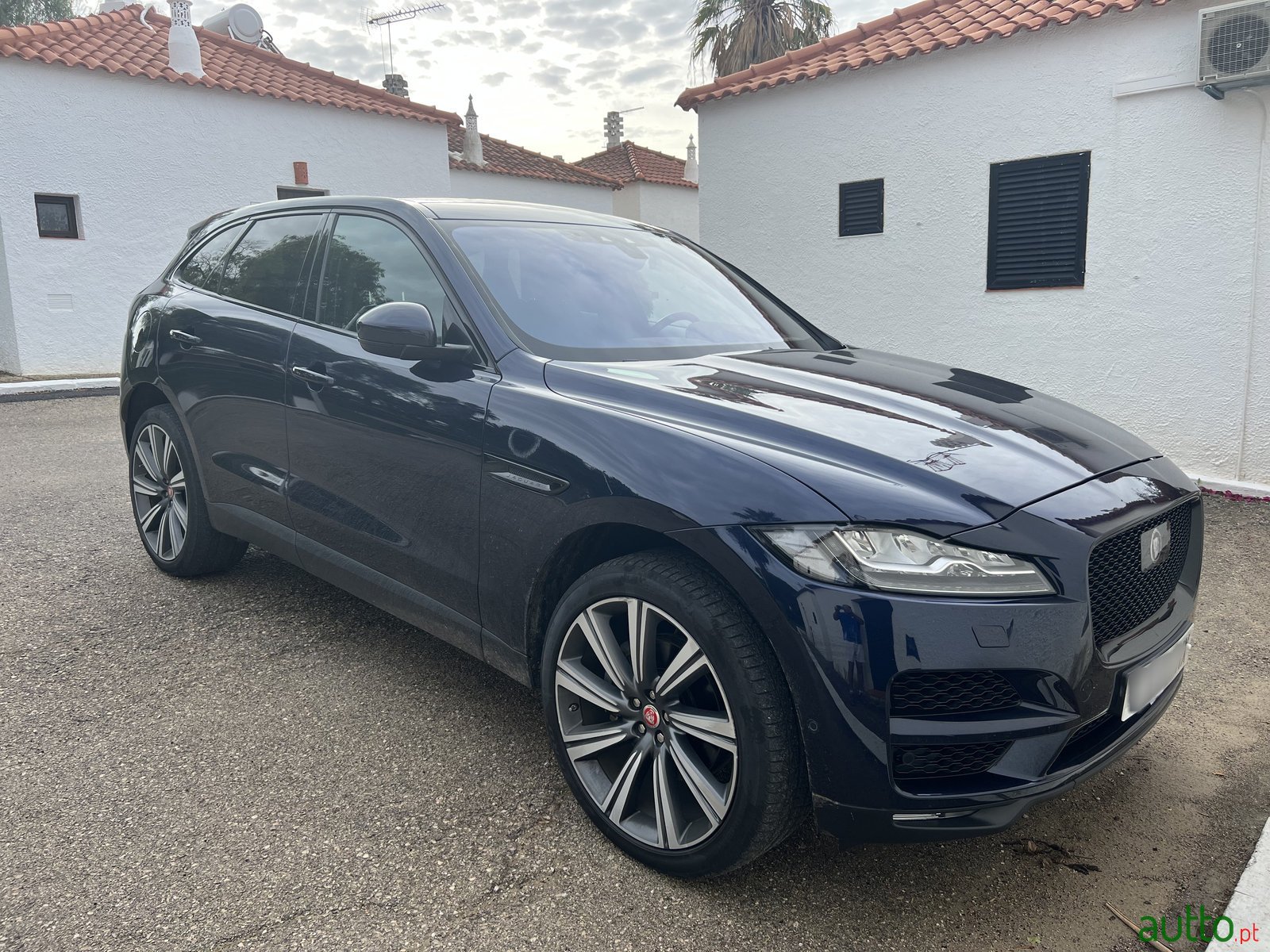 2018' Jaguar F-Pace Prestige photo #3